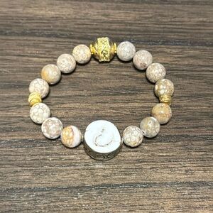 Conch shell focal beaded bracelet